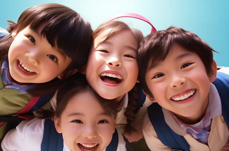 开心快乐的可爱的四个小学生大笑拍照,高清,摄影图,摄影图片,图片大全,摄影图免费下载